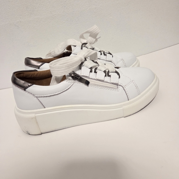 White Leather Sneakers with Laces By Bay Lane Sz 8 - Picture 6 of 16